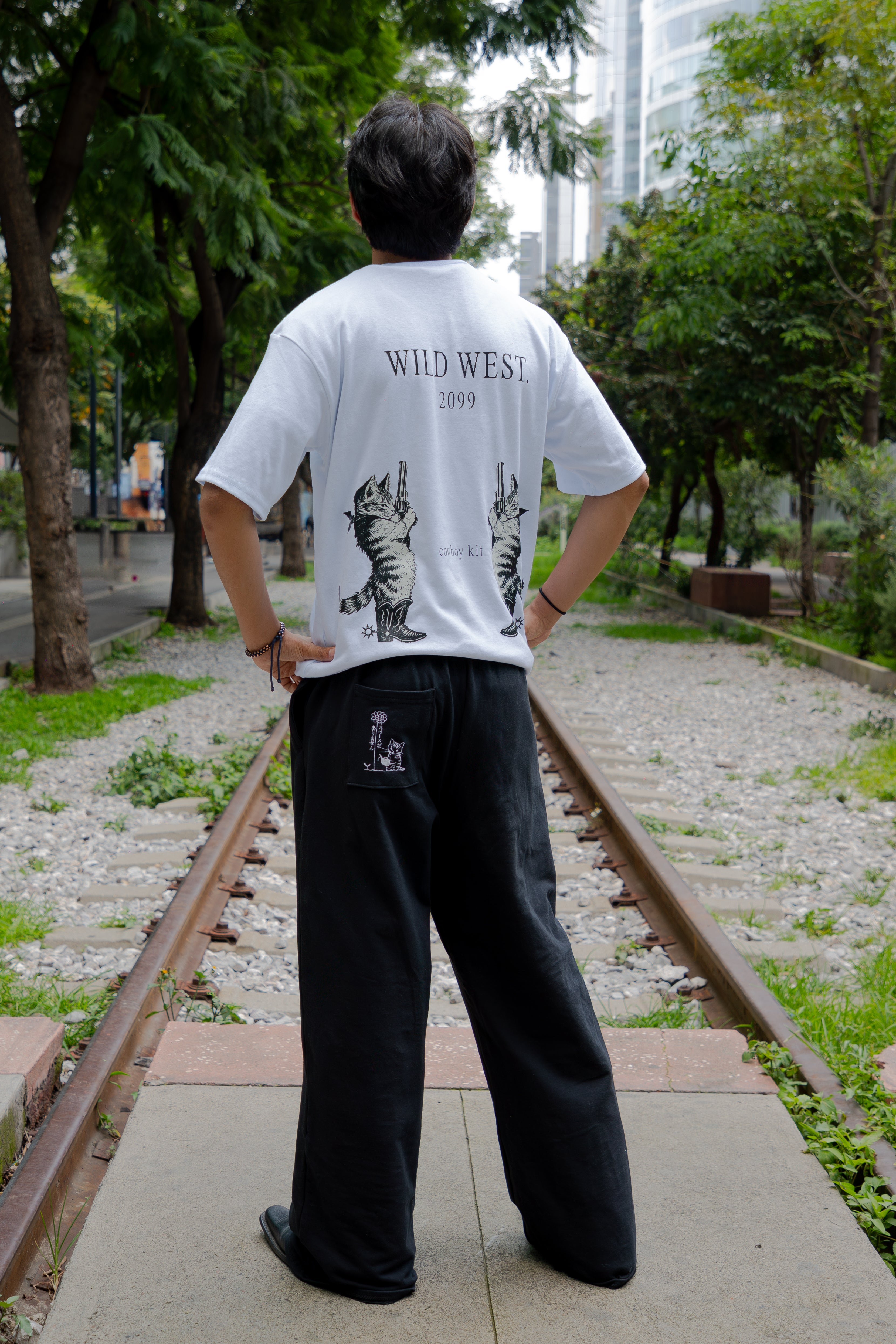 BAGGY FIT SWEATPANTS "WATERING"